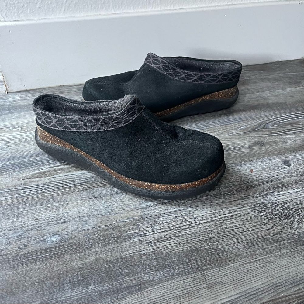 PREDICTIONS Womens Leather Collection Suede Mocs Slip On Loafers Clogs